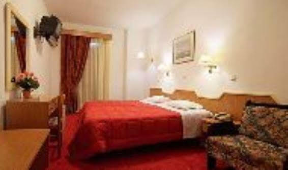 Iniohos Hotel Delphi Екстер'єр фото